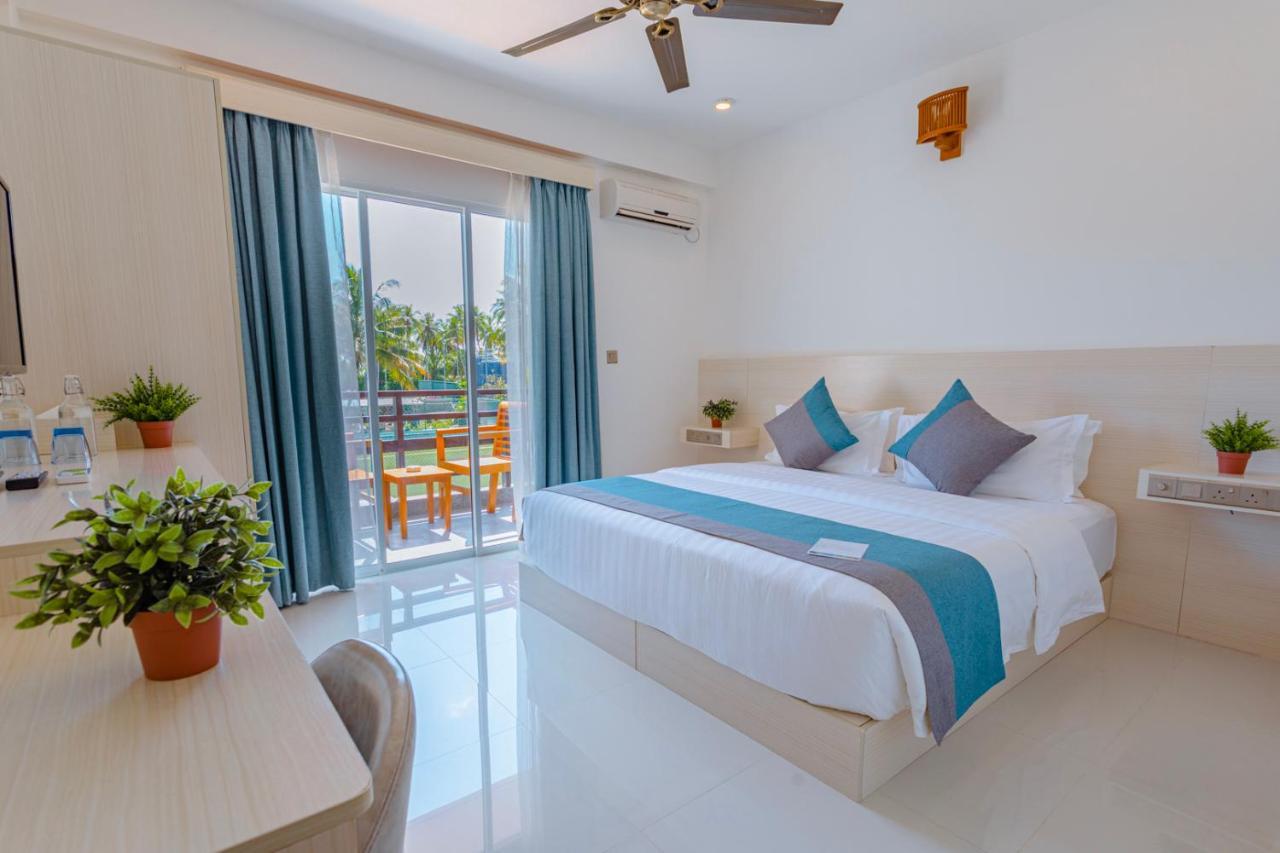Отель Dhiguveli Breeze Дигура Экстерьер фото